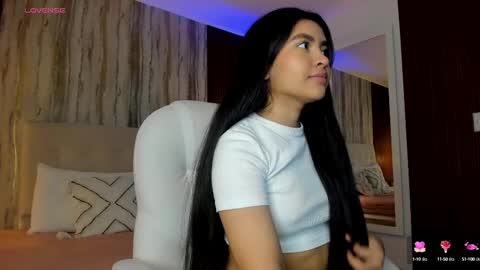 Snapshot of missprada chatting on 03.07.25 Emma Prada online show from 03.07.25