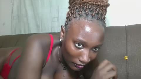 Snapshot of missprettygal chatting on 11.04.25 pretty gal online show from 11.04.25