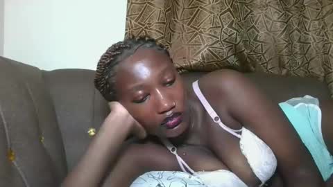 Snapshot of missprettygal chatting on 11.06.25 pretty gal online show from 11.06.25