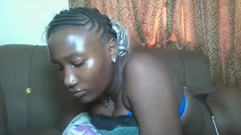 Snapshot of missprettygal chatting on 11.19.25 pretty gal online show from 11.19.25