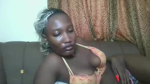 Snapshot of missprettygal chatting on 11.20.25 pretty gal online show from 11.20.25