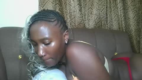 Snapshot of missprettygal chatting on 11.20.25 pretty gal online show from 11.20.25