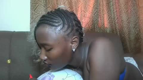 Snapshot of missprettygal chatting on 11.21.25 pretty gal online show from 11.21.25