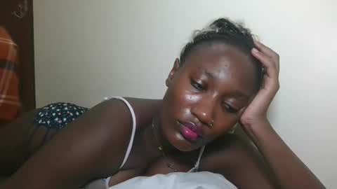 Snapshot of missprettygal chatting on 12.04.25 pretty gal online show from 12.04.25