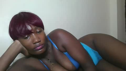 Snapshot of missprettygal chatting on 12.22.25 pretty gal online show from 12.22.25