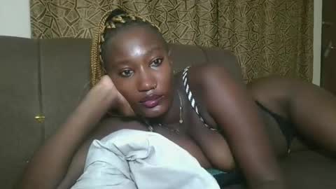 Snapshot of missprettygal chatting on 03.11.26 pretty gal online show from 03.11.26