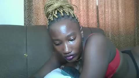 Snapshot of missprettygal chatting on 03.12.26 pretty gal online show from 03.12.26