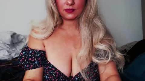 Snapshot of missqueen1416 chatting on 03.08.25 Missqueen1416 online show from 03.08.25