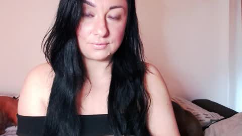 Snapshot of missqueen1416 chatting on 10.01.25 Missqueen1416 online show from 10.01.25