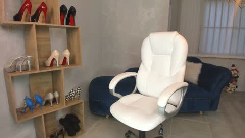 Miss Rhodes online show from 01.08.25