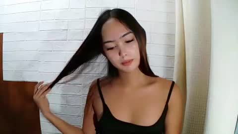 Snapshot of missrianmwua chatting on 07.27.26 missrianmwua online show from 07.27.26