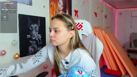 Snapshot of misss_viki chatting on 02.07.26 . online show from 02.07.26