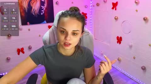 Snapshot of misss_viki chatting on 02.21.26 . online show from 02.21.26