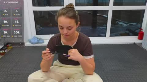 Snapshot of misss_viki chatting on 04.10.26 . online show from 04.10.26