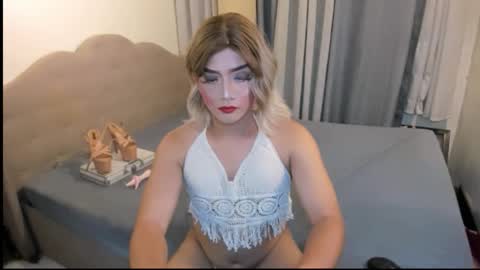 K Y R I E  online show from 10.12.25