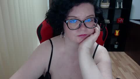 Snapshot of misstruble chatting on 02.10.25 MissTruble online show from 02.10.25