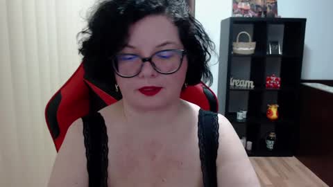 Snapshot of misstruble chatting on 02.28.25 MissTruble online show from 02.28.25