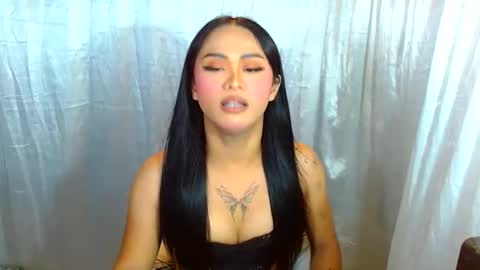 Snapshot of missviolet11 chatting on 05.21.26 SweetViolet online show from 05.21.26