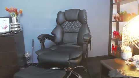 Miss Von Tease online show from 03.27.26