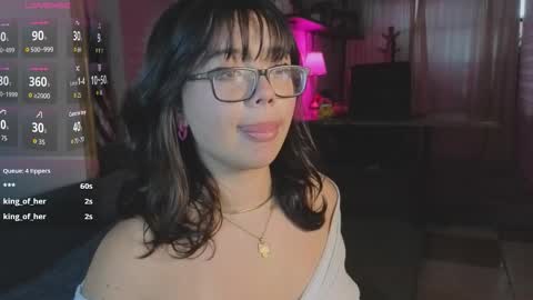 Snapshot of missy_taylor_ chatting on 10.10.25 Missy online show from 10.10.25