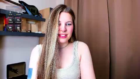 Snapshot of missyourann chatting on 06.14.26 Anya online show from 06.14.26