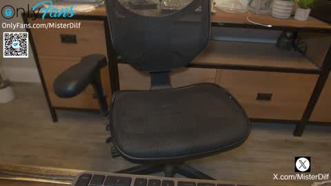 MISTER DILF  online show from 02.05.25