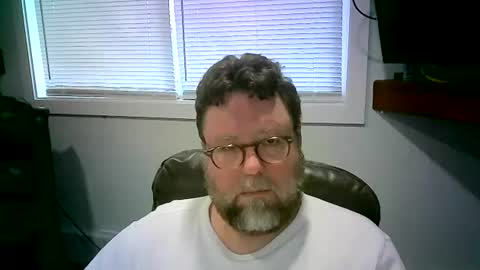 Snapshot of mister_happy567 chatting on 02.13.25 Mr. Happy online show from 02.13.25