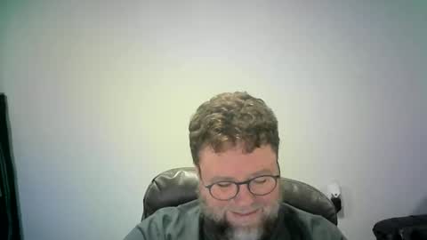 Snapshot of mister_happy567 chatting on 11.06.25 Mr. Happy online show from 11.06.25