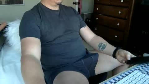 Snapshot of misterhappy2b chatting on 12.01.25 Glad to have you online show from 12.01.25