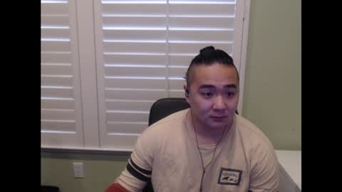 Snapshot of misterlionking chatting on 12.11.24 Eric online show from 12.11.24