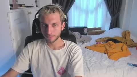 Snapshot of misterskiny chatting on 08.06.26 Alex online show from 08.06.26