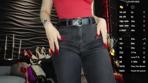 Snapshot of mistress_darsy chatting on 05.25.26 Darsy online show from 05.25.26