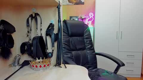 Mistress Kristi online show from 11.05.25