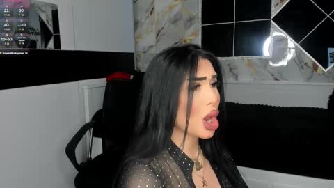 Snapshot of mistress_meryem chatting on 02.20.25 mistress_meryem online show from 02.20.25