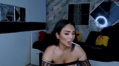 Snapshot of mistress_meryem chatting on 10.14.25 mistress_meryem online show from 10.14.25