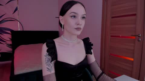 Snapshot of mistress_mialibra chatting on 12.25.24 Mistress Mia online show from 12.25.24