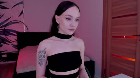 Snapshot of mistress_mialibra chatting on 01.26.25 Mistress Mia online show from 01.26.25