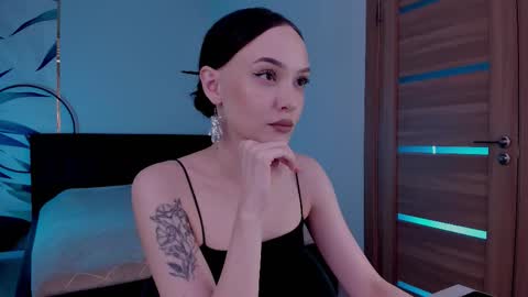 Snapshot of mistress_mialibra chatting on 09.12.25 Mistress Mia online show from 09.12.25
