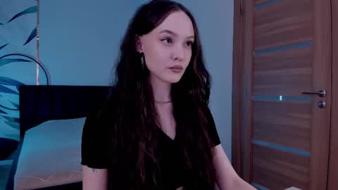 Snapshot of mistress_mialibra chatting on 09.29.25 Mistress Mia online show from 09.29.25