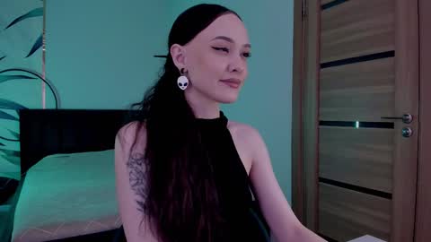 Mistress Mia online show from 10.24.25