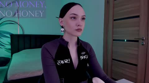 Mistress Mia online show from 11.07.25