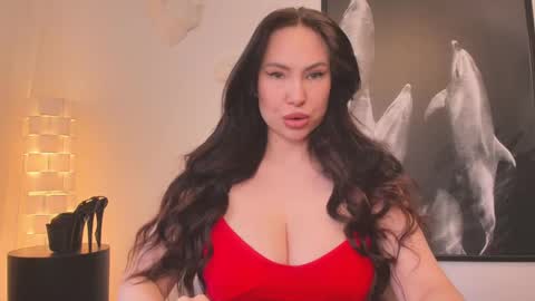 Snapshot of mistress_ninaohnina chatting on 12.13.24 Mistress Nina online show from 12.13.24