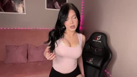 Mia online show from 09.22.25