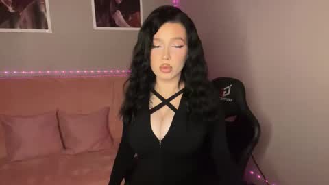 Mia online show from 10.10.25