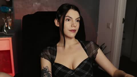 Miss Rochelle online show from 02.22.25