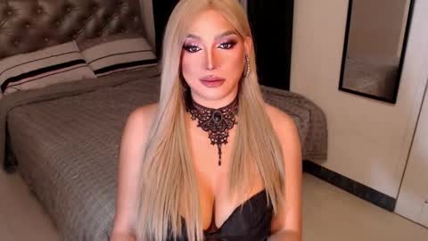 Ms Ems online show from 11.08.25