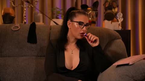 Mistress Kelly online show from 10.06.25