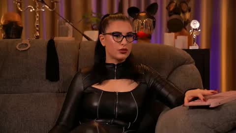 Mistress Kelly online show from 10.11.25