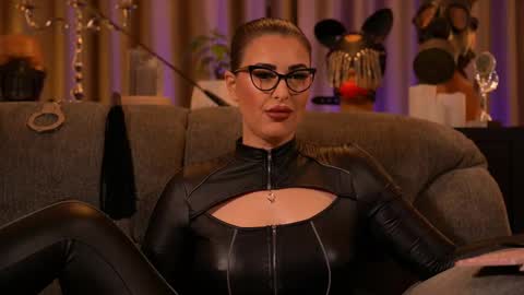 Mistress Kelly online show from 10.17.25