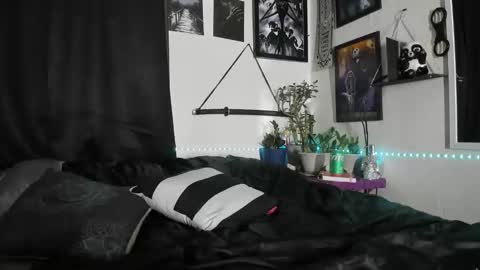 MistressLynn online show from 11.28.25